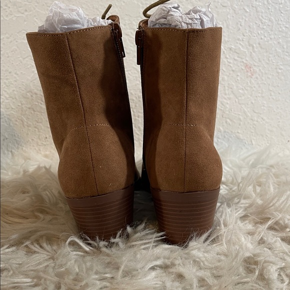 LULUS Montie Brown Suede Lace-Up Ankle Boots Booties 
Size 6 NEW - Picture 5 of 14